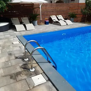 Hana Pool Only For With 2 Bedrooms , Loborika Kroatien